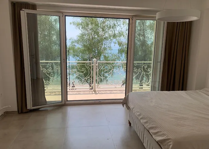 President Apartment Premium Lakeview